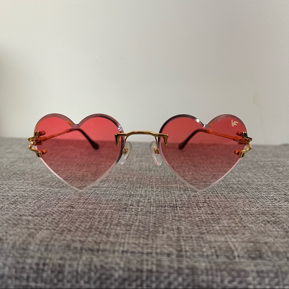 Vintage Frames Company Heart Decor 24KT gold (red gradient) - Picture 3 of 7